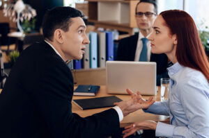 Best Way To Resolve A Business Dispute|Business Dispute Should You Litigate Or Arbitrate|Resolving Your Business Dispute Key Legal Paths